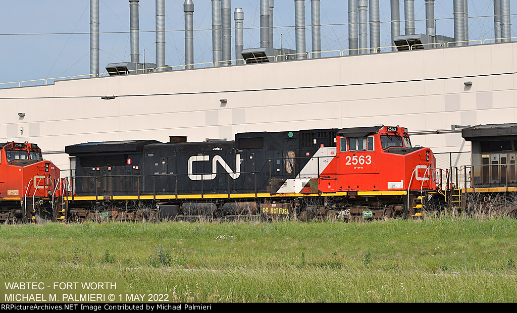 CN C44-9W 2563